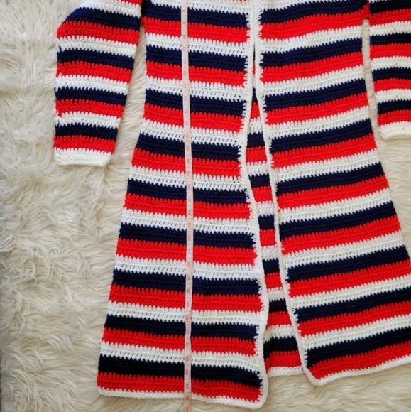 VTG 60's CROCHET KNIT Afghan Coat Cardigan Handmade Patriotic Red White Blue M/L - Picture 5 of 7